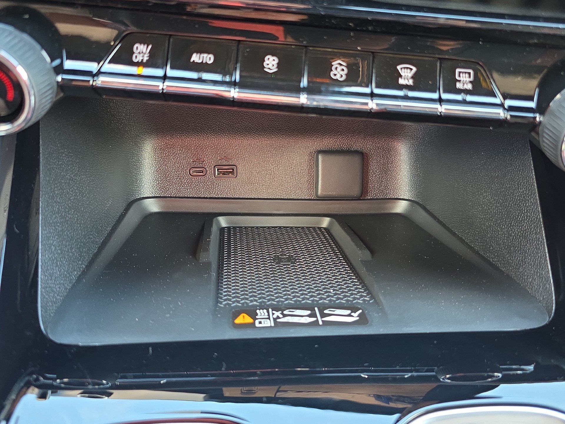 New 2027 Chevrolet Traverse RS FWD image 20