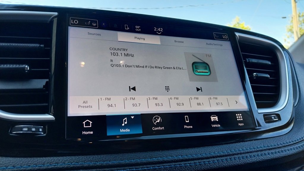 Used 2021 Chrysler Pacifica Touring-L image 26