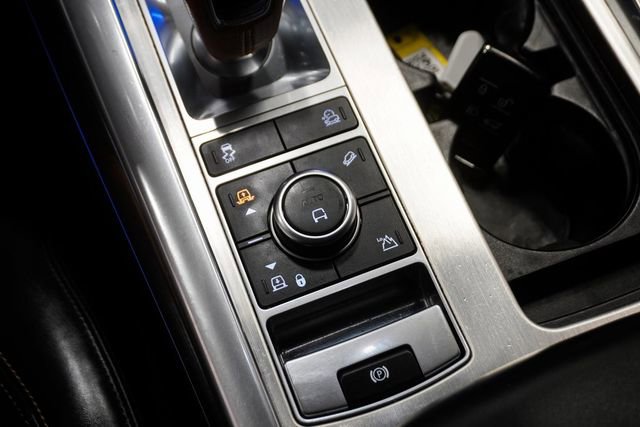 Used 2022 Land Rover Range Rover Sport SVR image 35