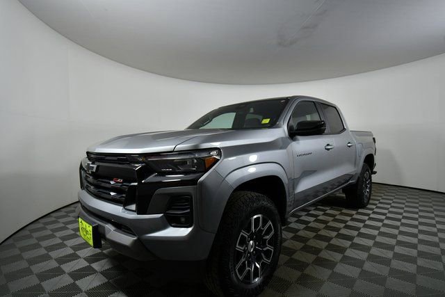 Used 2024 Chevrolet Colorado Z71 w/ Z71 Convenience Package 2 image 6