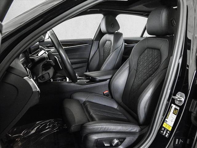 Used 2022 BMW 530i xDrive w/ Premium Package image 17