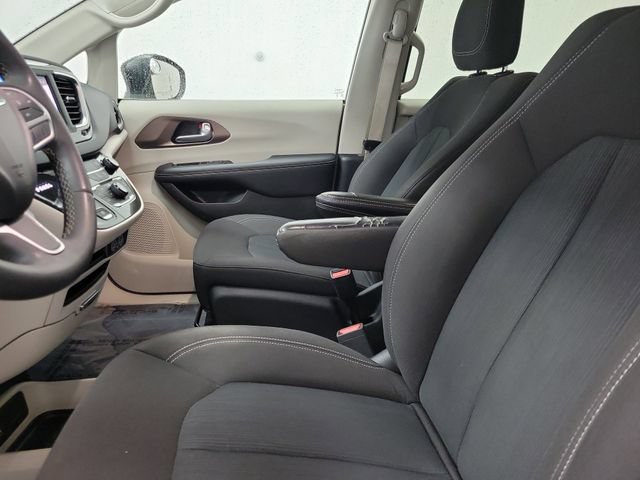 Used 2024 Chrysler Voyager LX FWD image 19