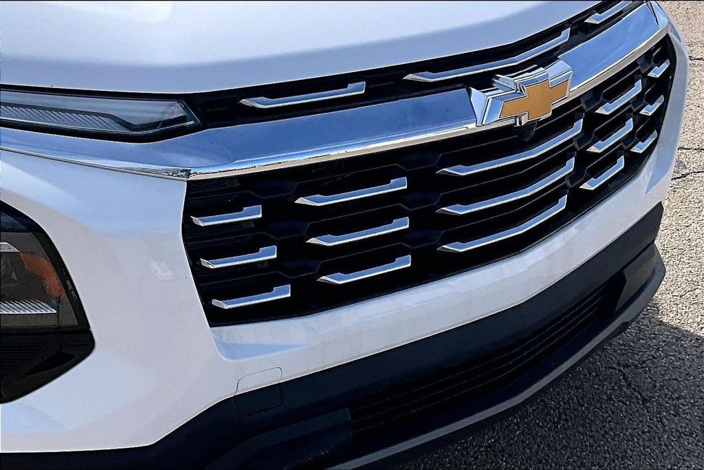 Used 2025 Chevrolet Equinox LT AWD/4WD image 34