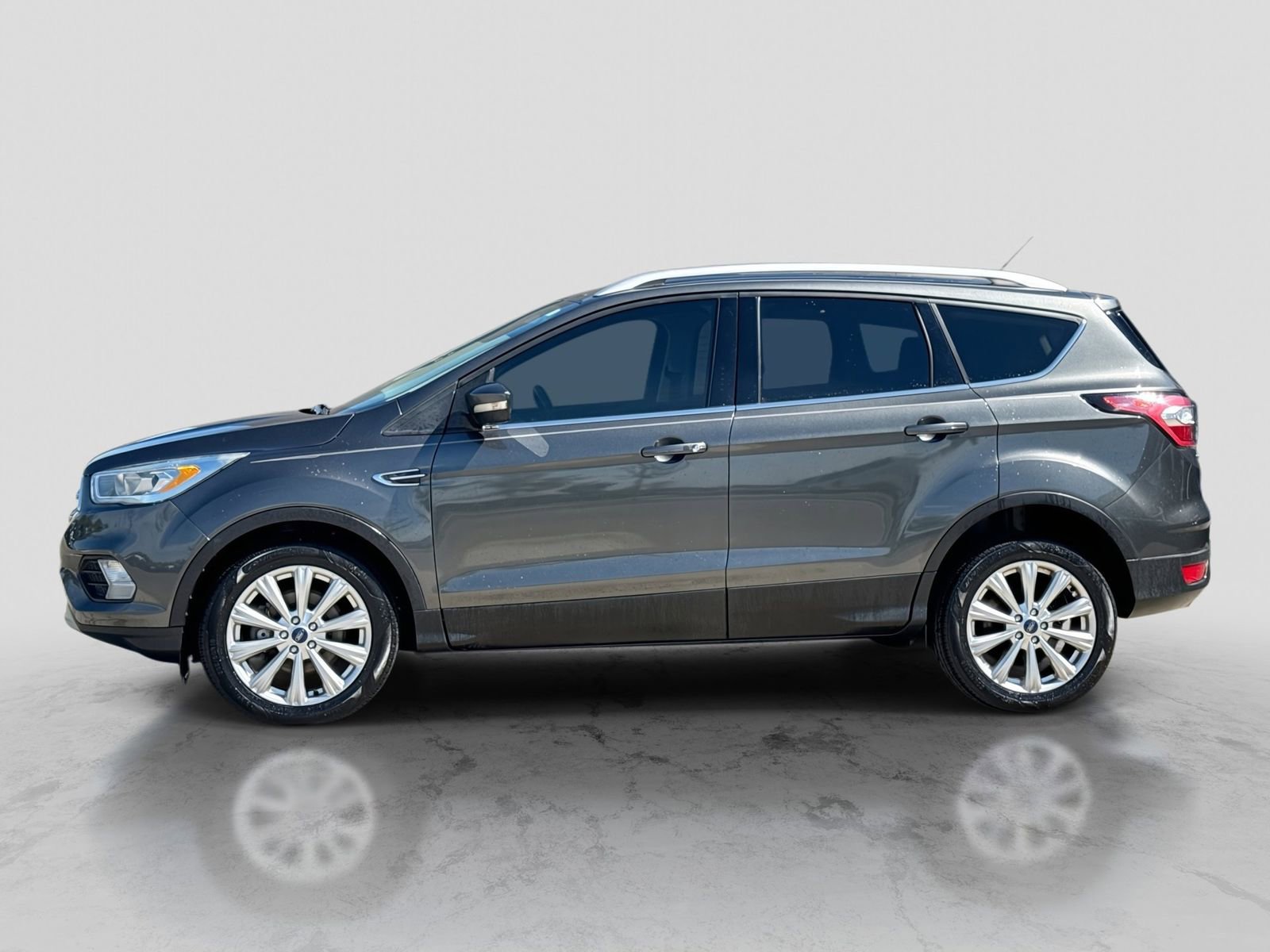 Used 2017 Ford Escape Titanium AWD/4WD image 3