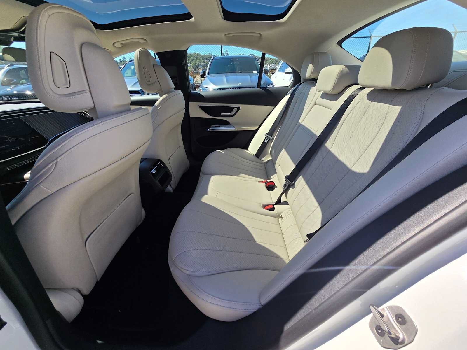 Used 2025 Mercedes-Benz E 350 Sedan w/ Winter Package image 16