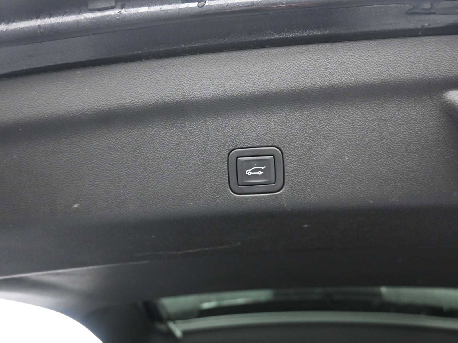 Used 2024 Chevrolet Suburban LT image 29