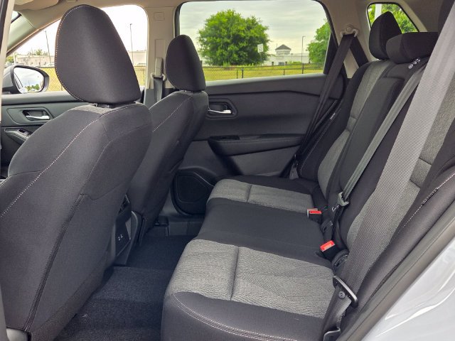 Used 2026 Nissan Rogue SV w/ Cold Weather Package FWD image 6