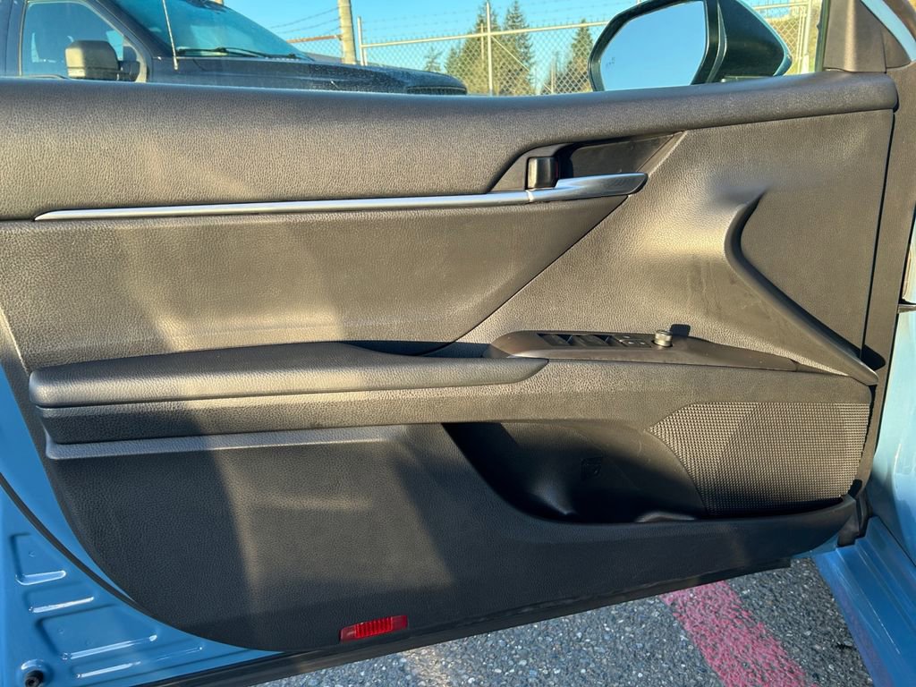 Used 2024 Toyota Camry SE w/ Cold Weather Package FWD image 22