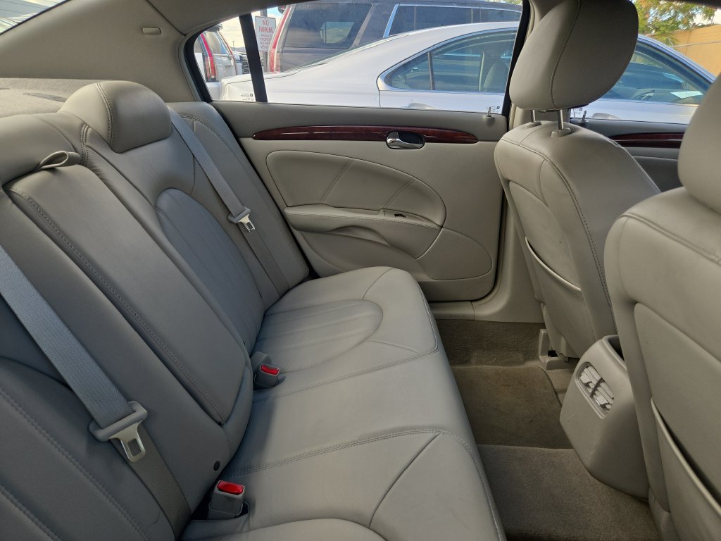 Used 2009 Buick Lucerne CXL FWD image 7