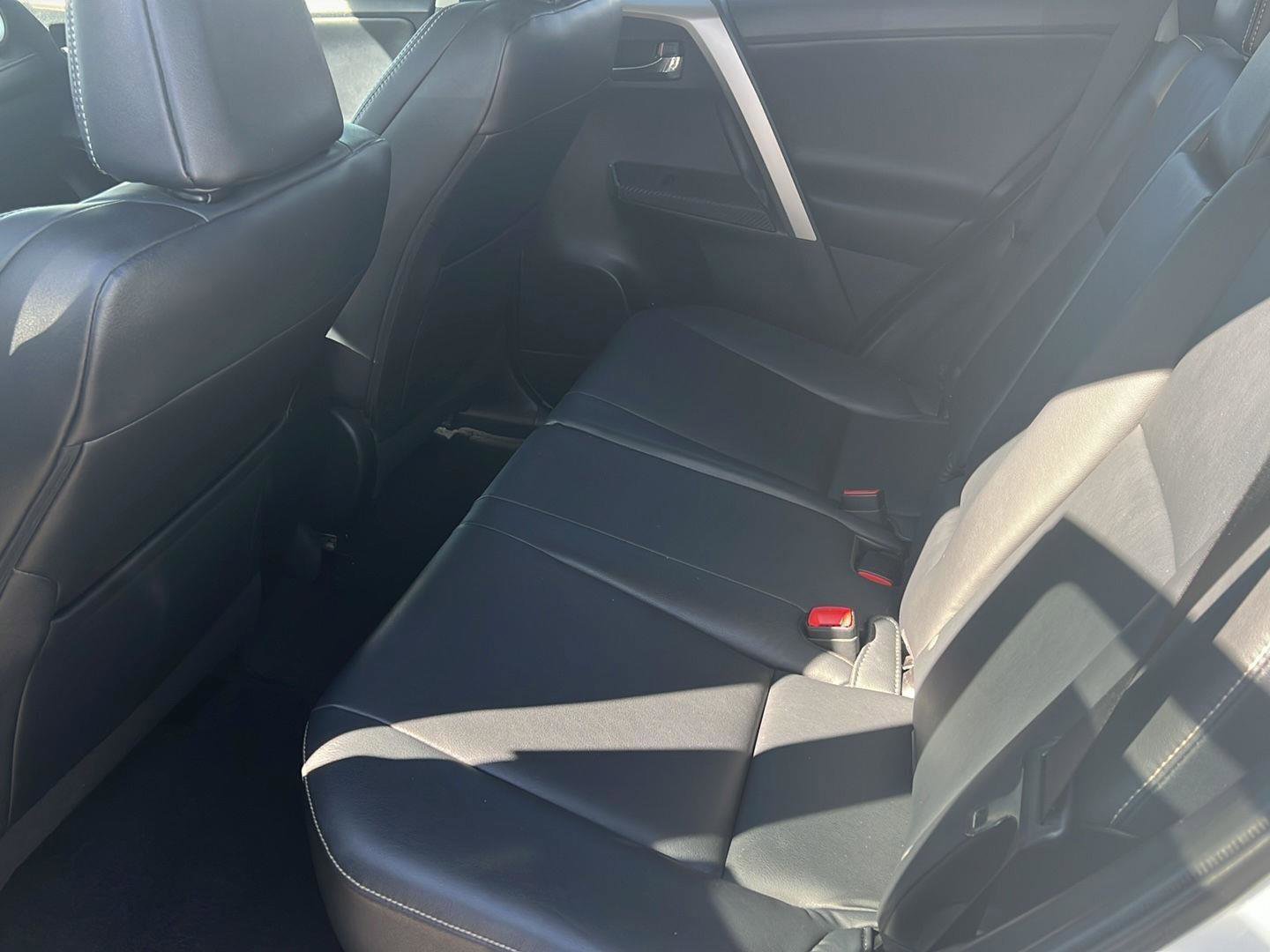 Used 2014 Toyota RAV4 Limited image 15