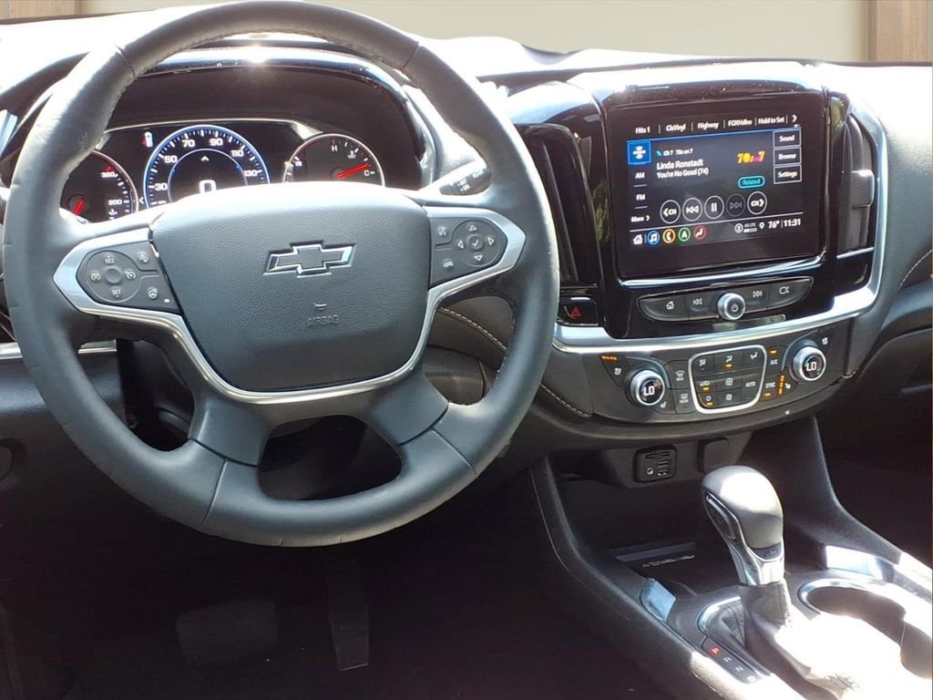 Certified 2023 Chevrolet Traverse Premier w/ Redline Edition FWD image 3