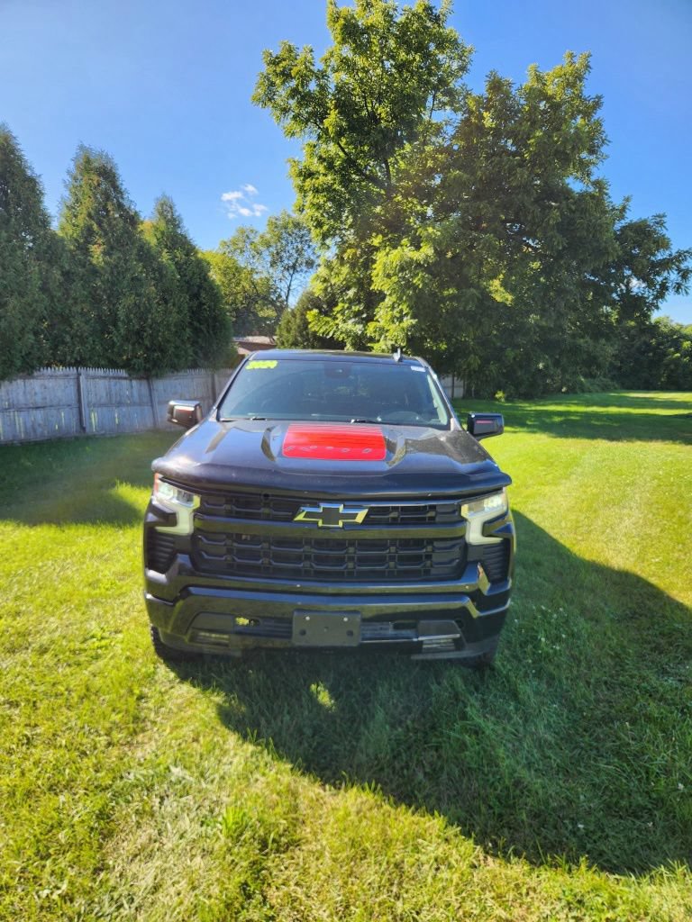 Used 2024 Chevrolet Silverado 1500 RST w/ Convenience Package II AWD/4WD image 2