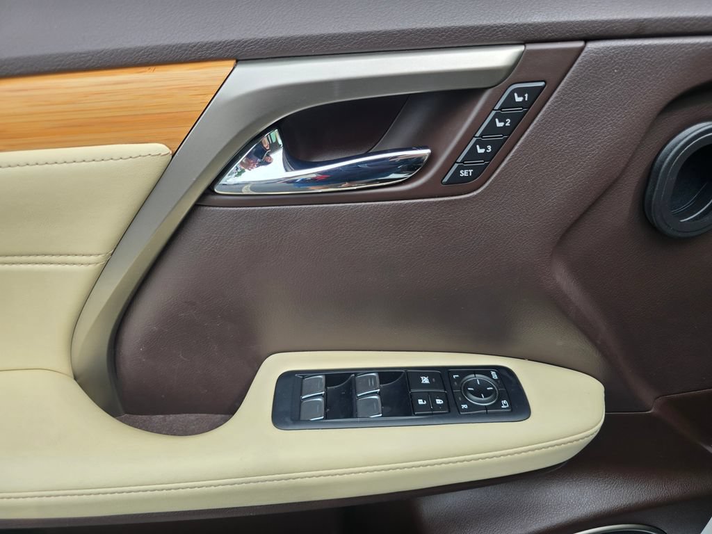 Used 2019 Lexus RX 350L AWD image 16