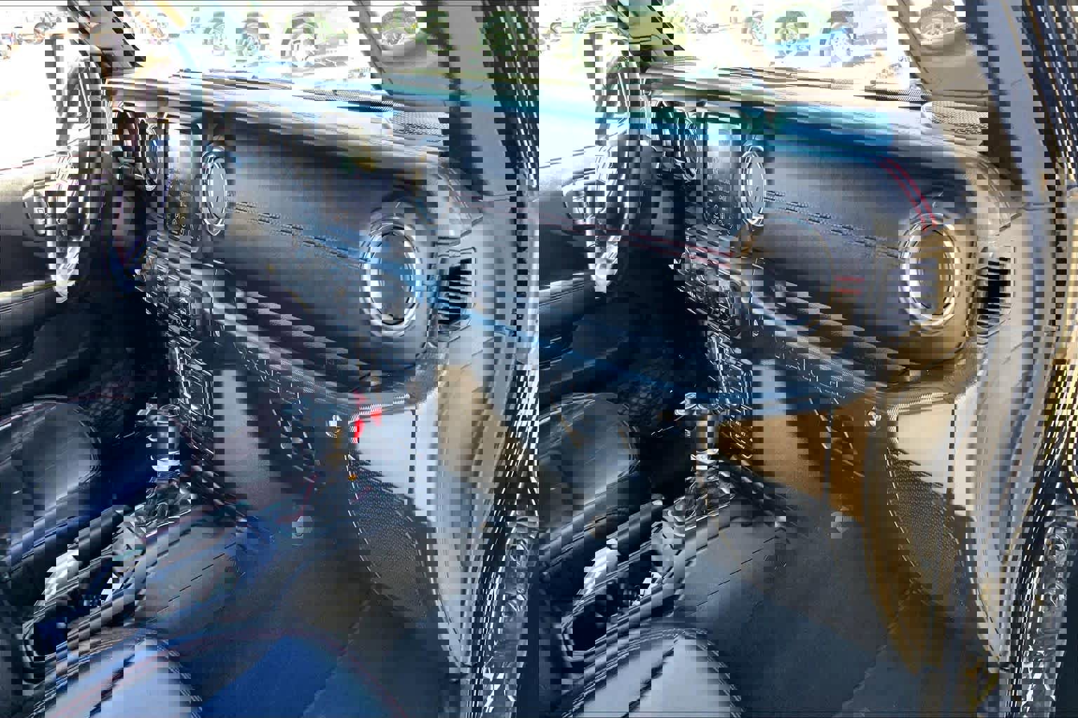 Used 2020 Jeep Wrangler Unlimited Rubicon w/ Quick Order Package 28Y Recon image 18