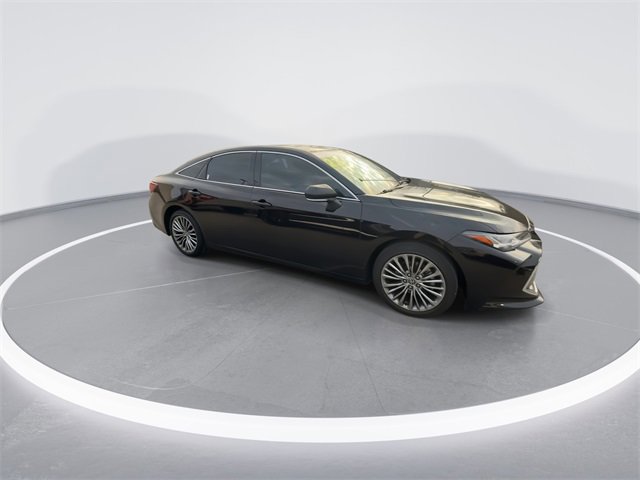 Used 2022 Toyota Avalon Limited video 2