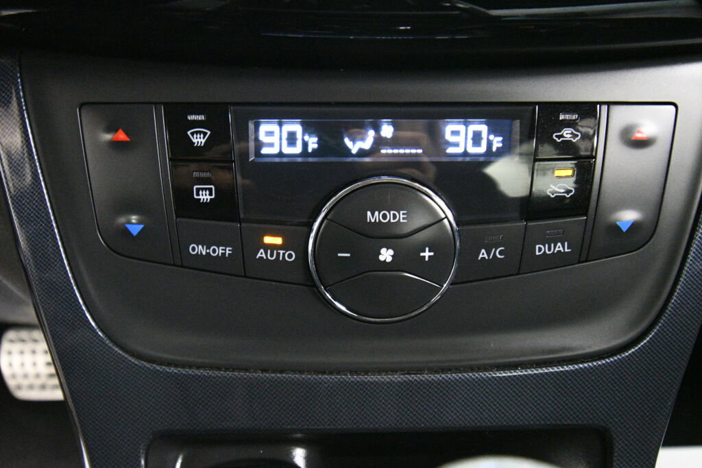 Used 2018 Nissan Sentra SR w/ Technology Package image 16