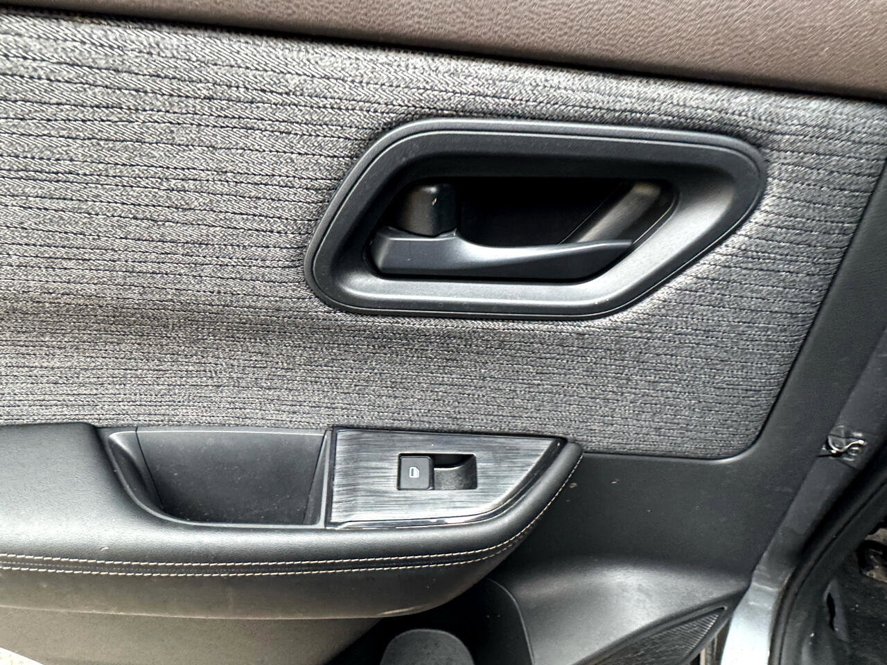 Used 2021 Nissan Rogue S image 36