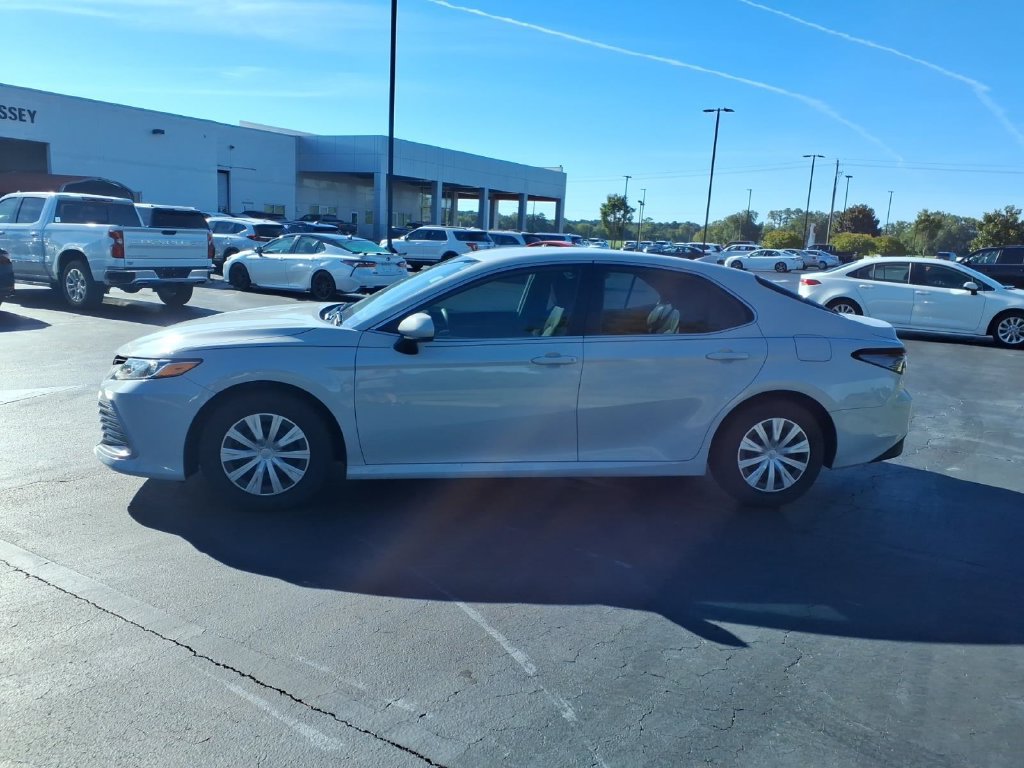Used 2023 Toyota Camry LE FWD image 7