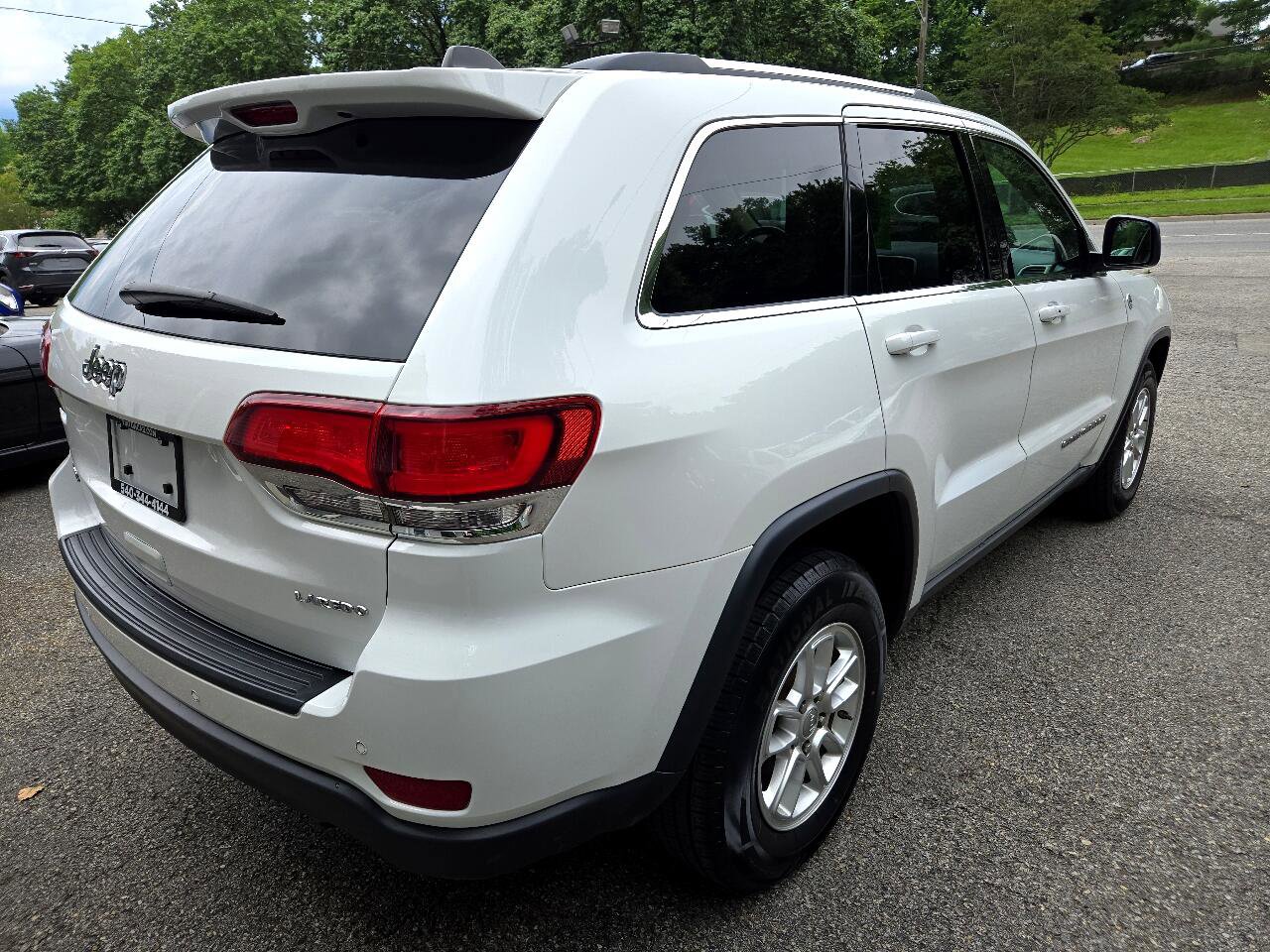 Used 2020 Jeep Grand Cherokee Laredo image 5