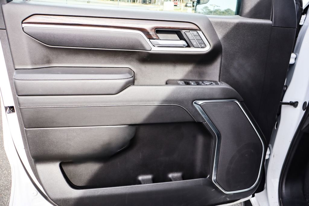 Certified 2025 GMC Sierra 1500 SLT image 34