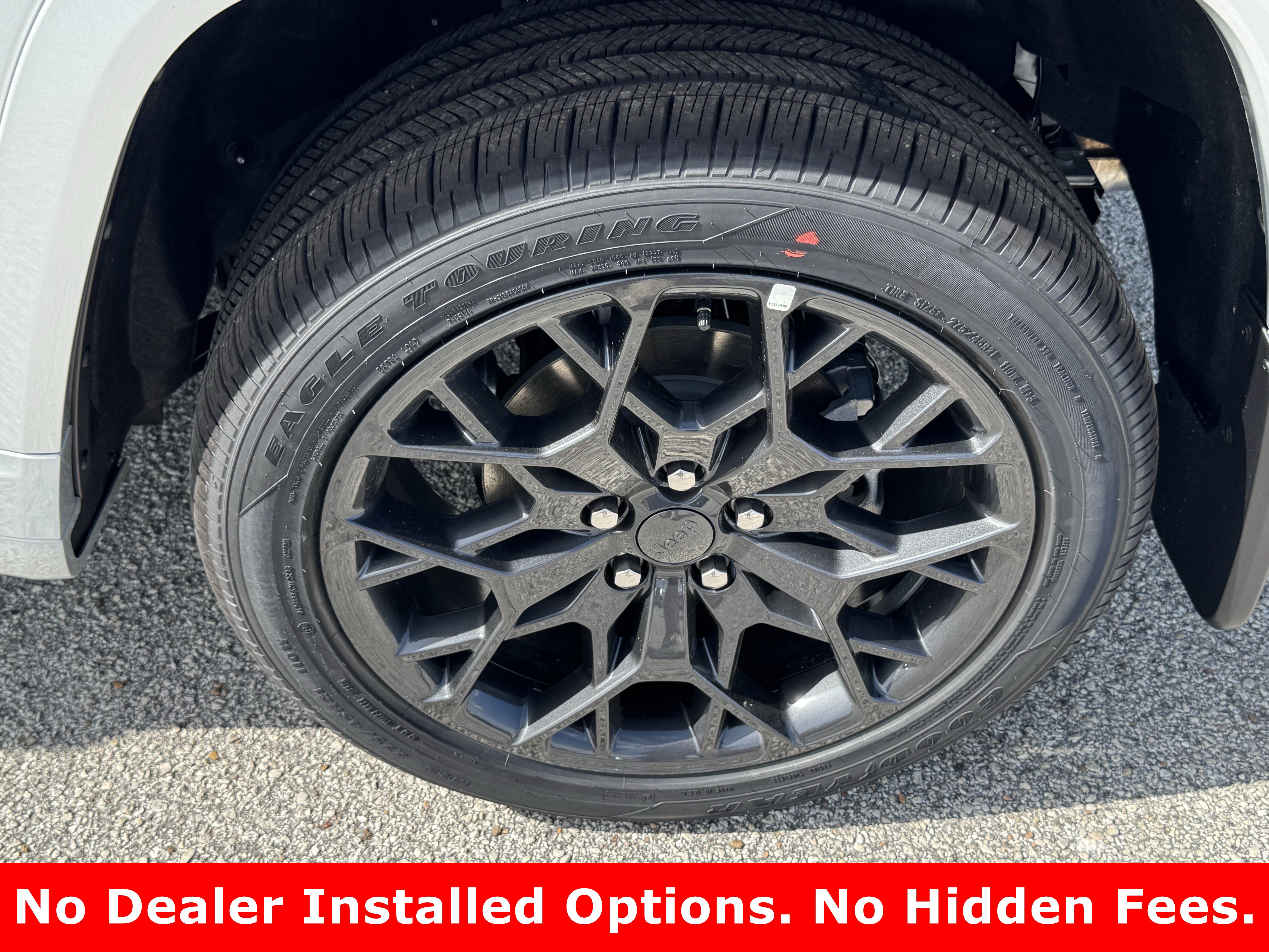 New 2026 Jeep Grand Cherokee Summit w/ Obsidian Package AWD/4WD image 9
