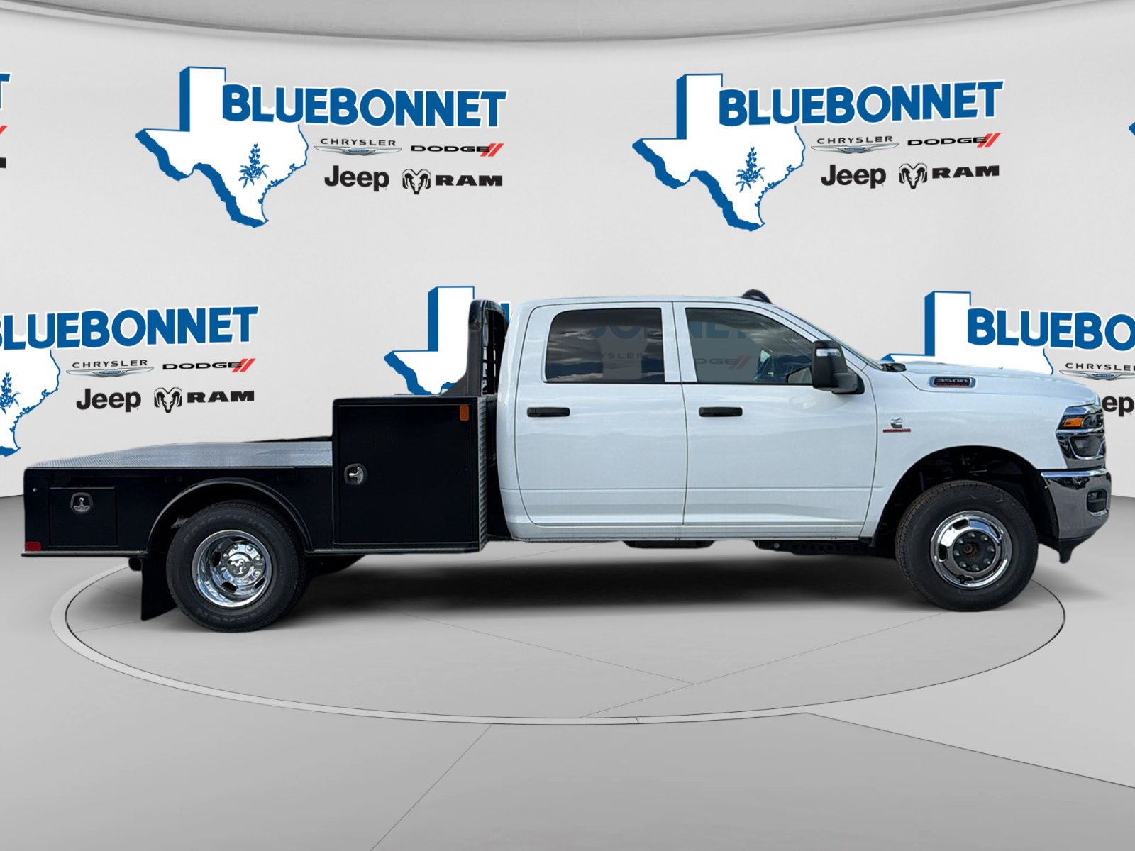 New 2026 RAM 3500 Tradesman w/ Chrome Appearance Group A AWD/4WD image 4