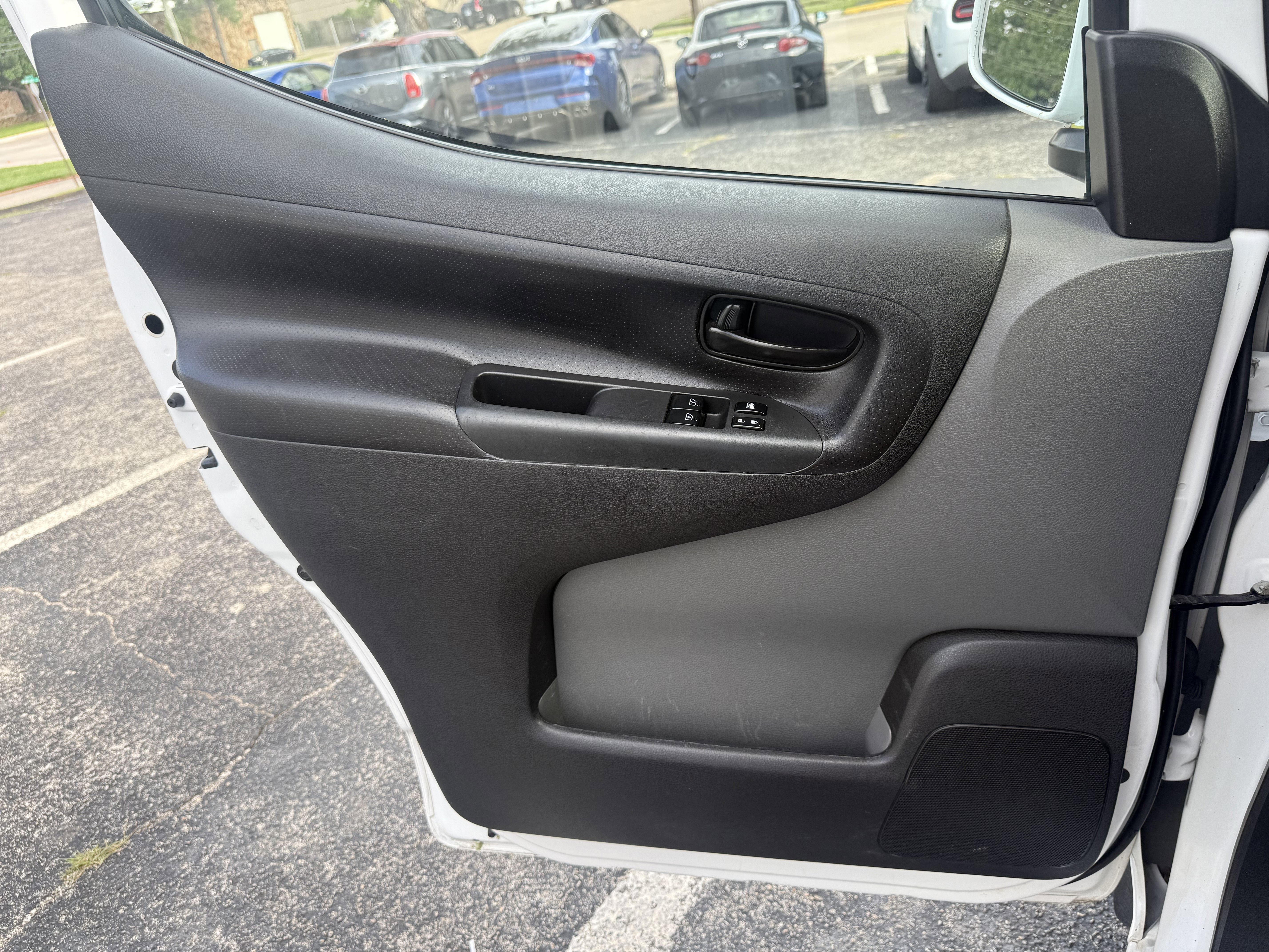 Used 2020 Nissan NV200 SV w/ Back Door Glass Package image 24