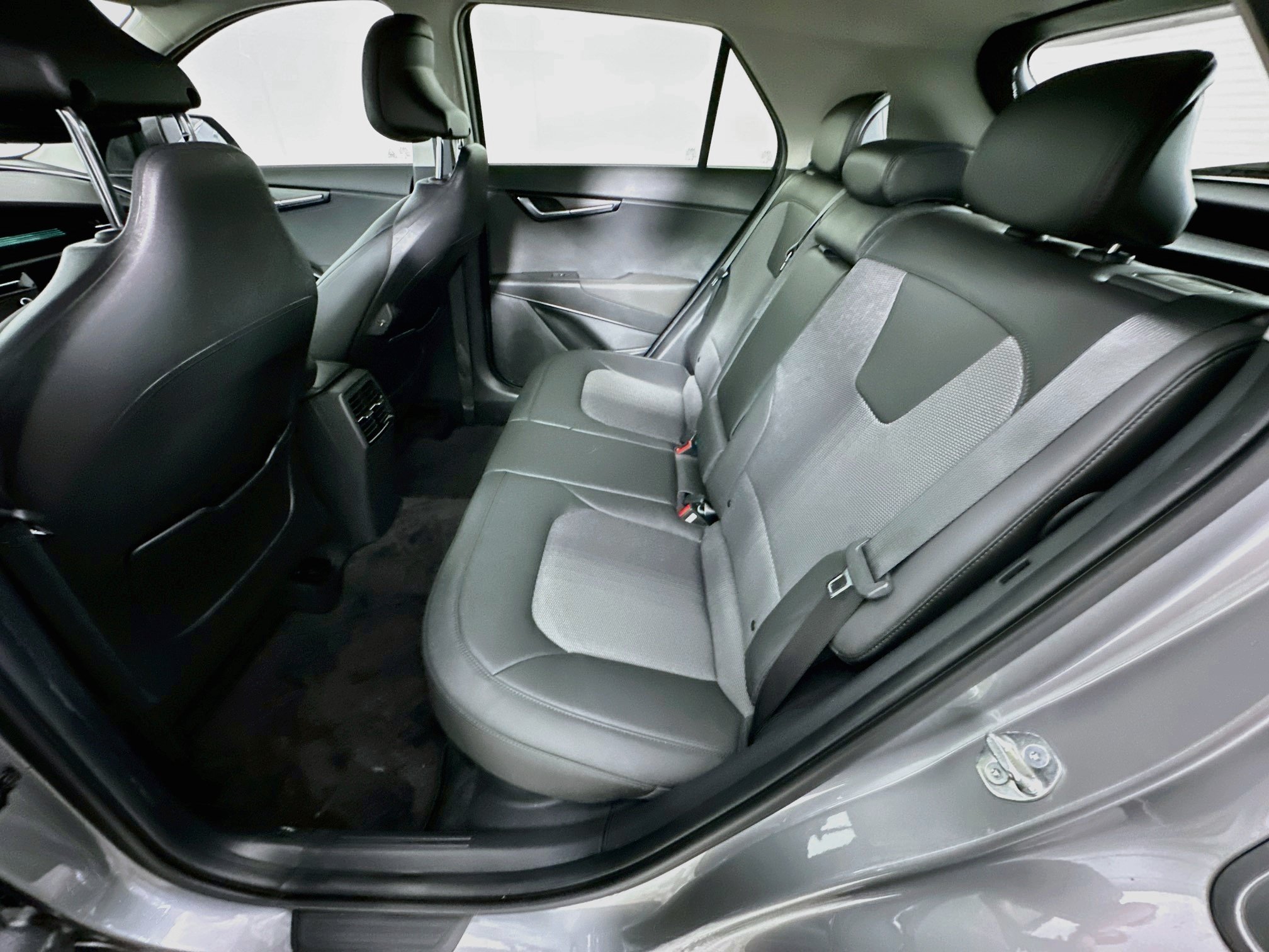 Used 2023 Kia Niro EX FWD image 29