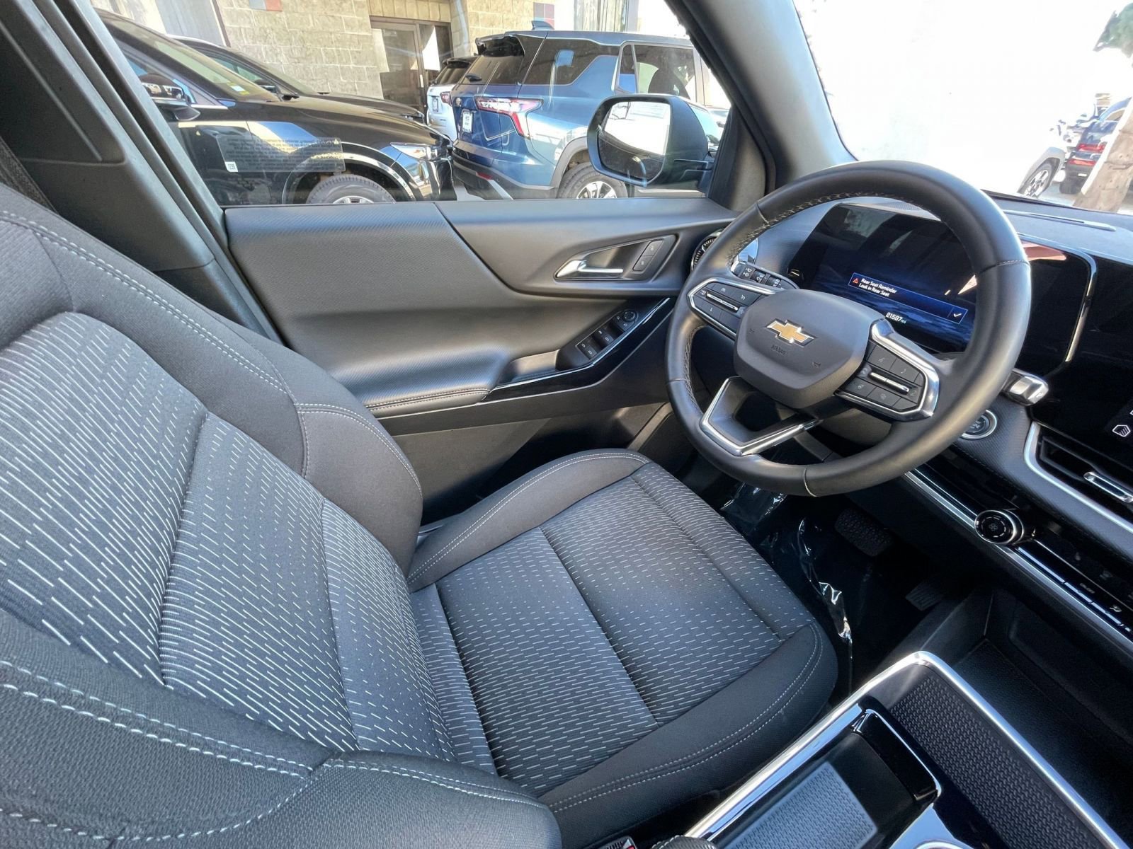 Used 2025 Chevrolet Equinox LT image 34