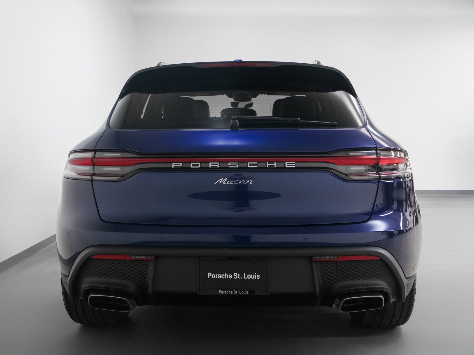Used 2025 Porsche Macan image 8