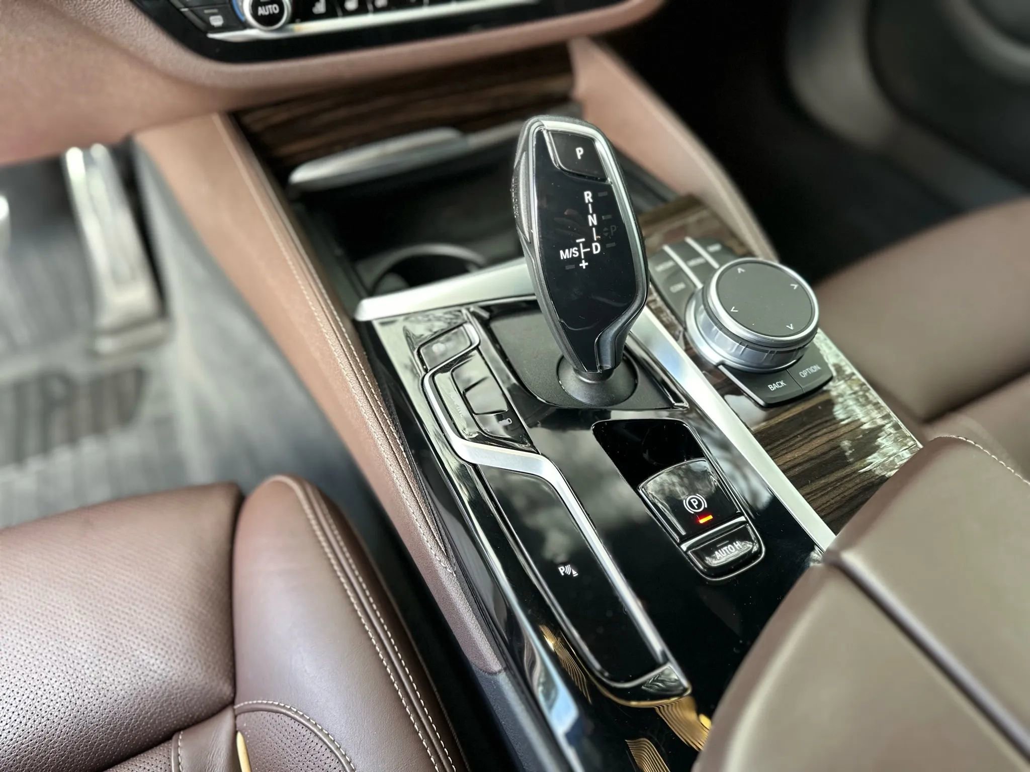 Used 2021 BMW M550i xDrive image 15