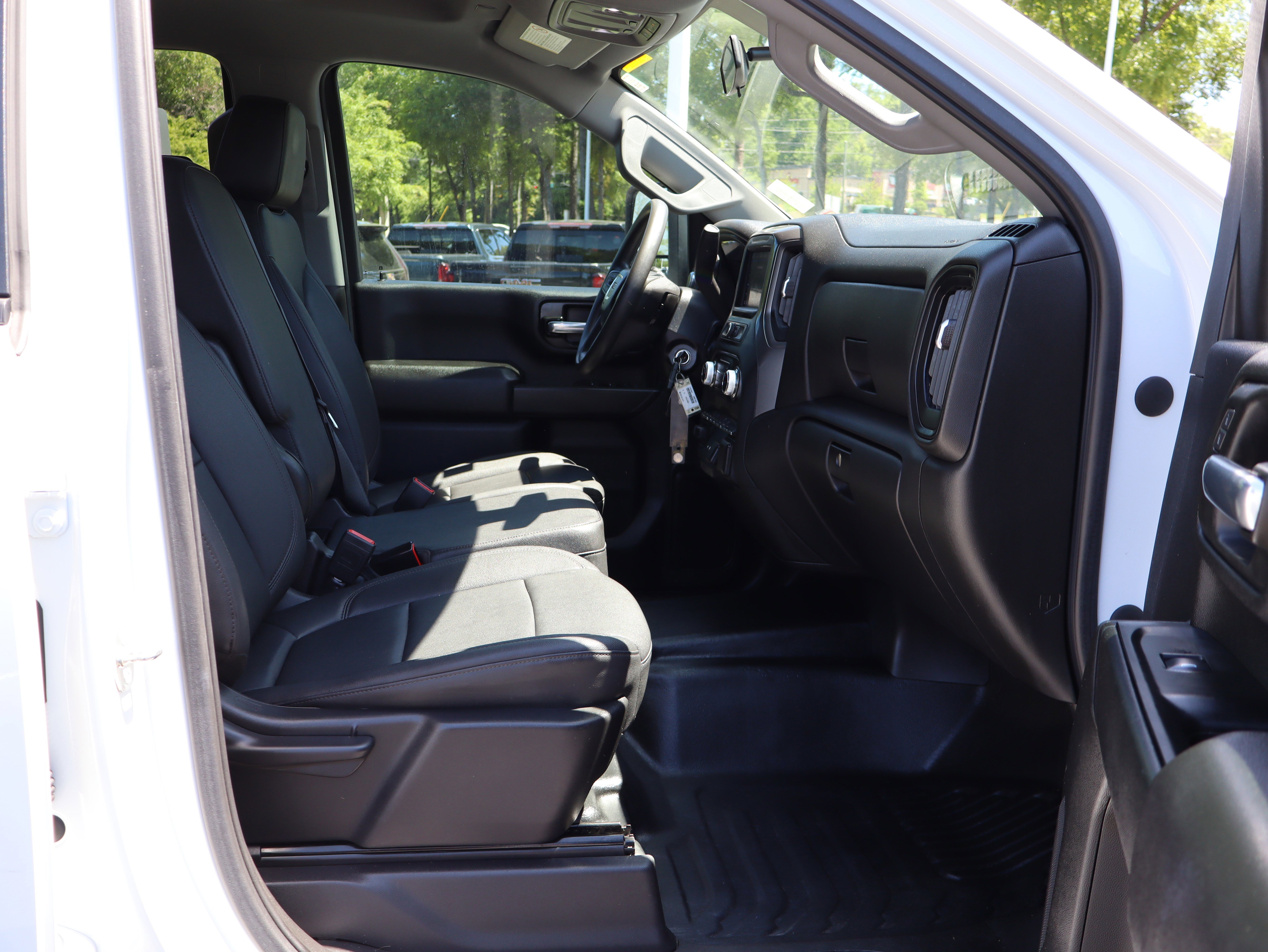 Used 2023 GMC Sierra 3500 Pro w/ Convenience Package image 23