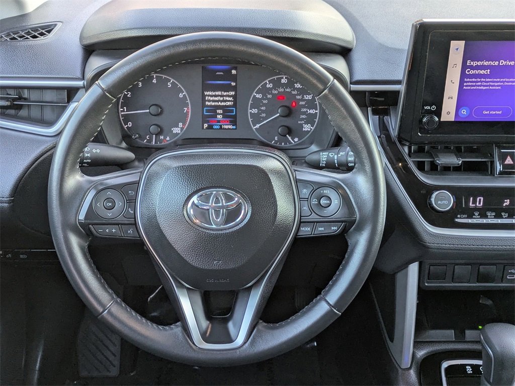Used 2025 Toyota Corolla Cross LE image 19