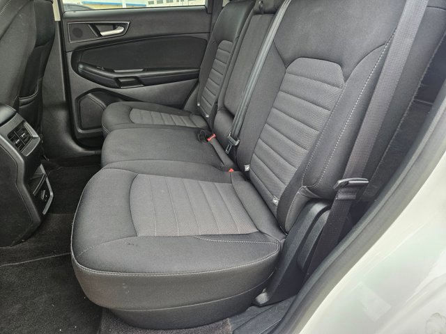 Used 2019 Ford Edge SE FWD image 18