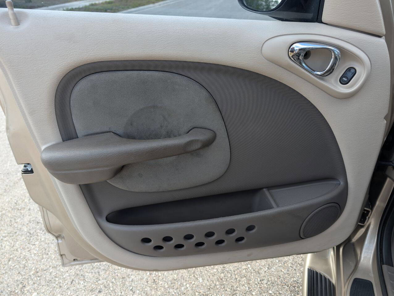 Used 2004 Chrysler PT Cruiser Limited image 11
