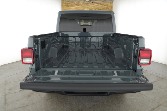 New 2025 Jeep Gladiator Sport image 5