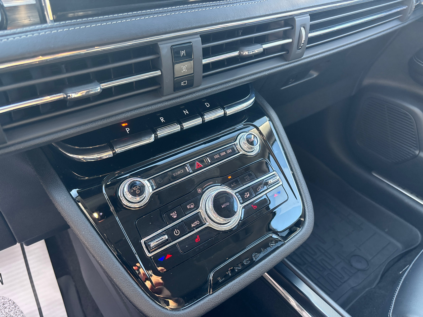 Certified 2022 Lincoln Corsair FWD image 22