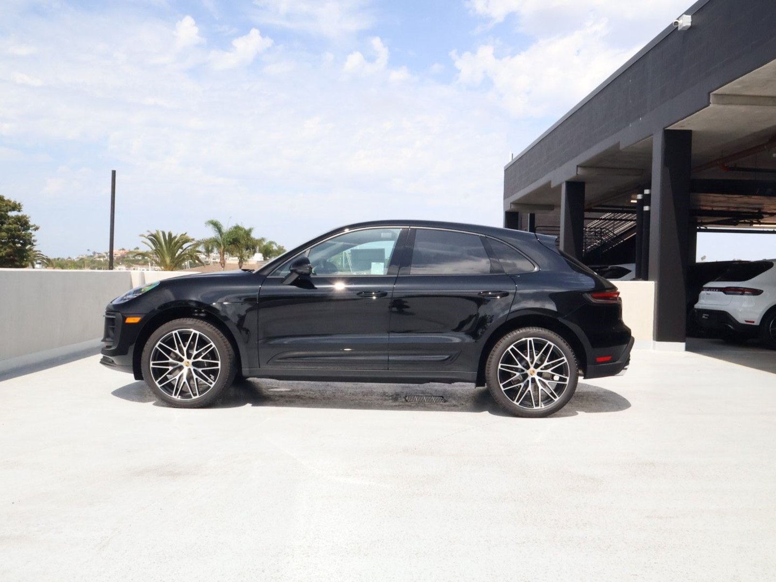 New 2026 Porsche Macan AWD/4WD image 2
