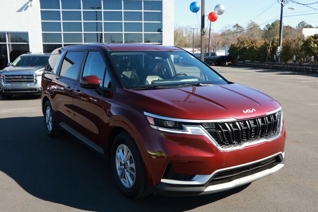 Used 2024 Kia Carnival LX image 3