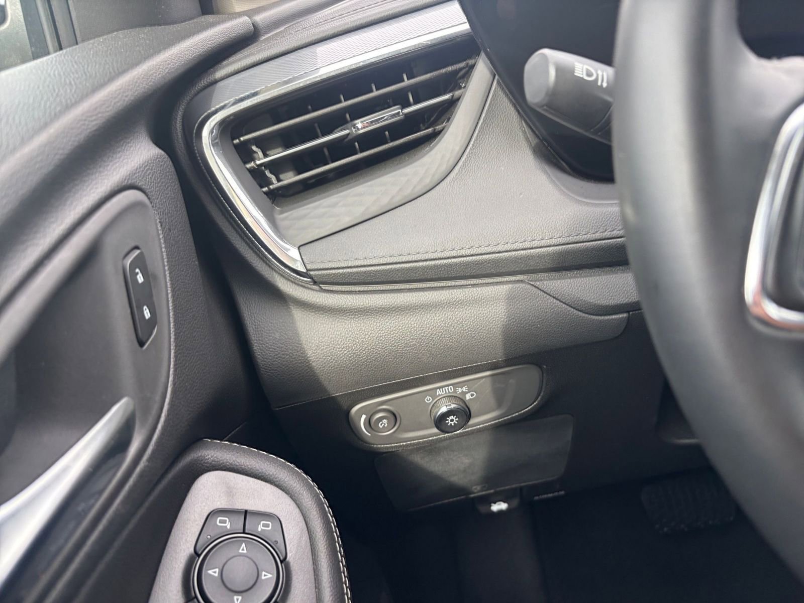 Used 2025 Buick Encore GX Preferred FWD image 33