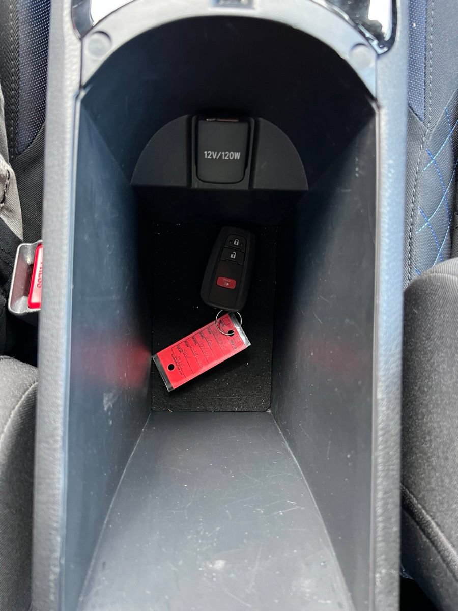 Used 2021 Toyota C-HR XLE FWD image 39