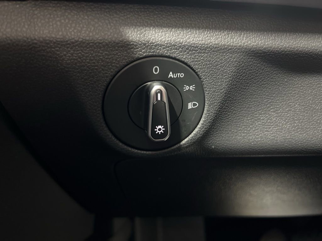 New 2025 Volkswagen Jetta SE image 31