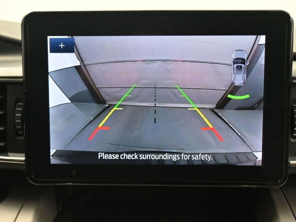 Used 2024 Ford Explorer XLT w/ Equipment Group 202A image 22