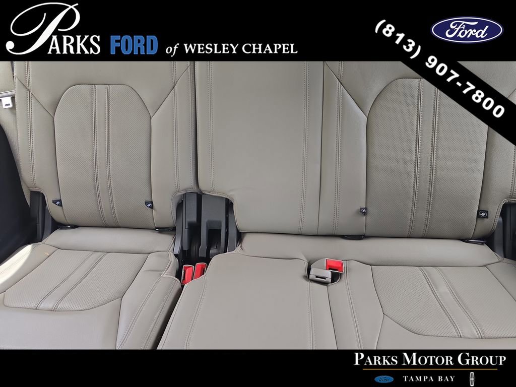 Used 2021 Ford Expedition Limited image 16