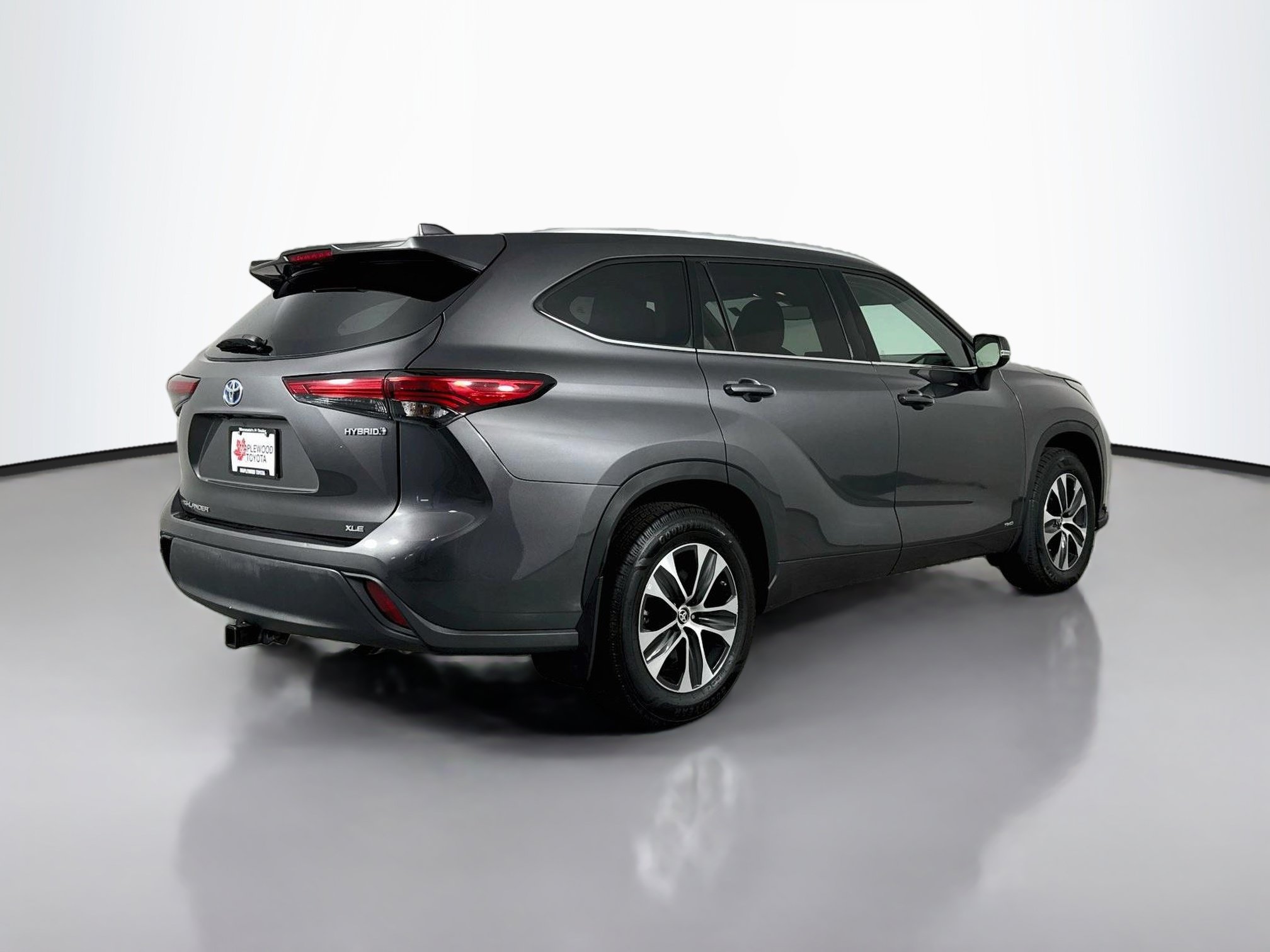 Used 2022 Toyota Highlander XLE AWD/4WD image 7