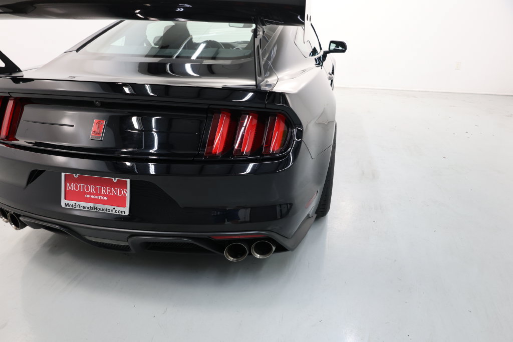 Used 2019 Ford Mustang Shelby GT350R w/ GT350R Equipment Group 920A RWD image 73