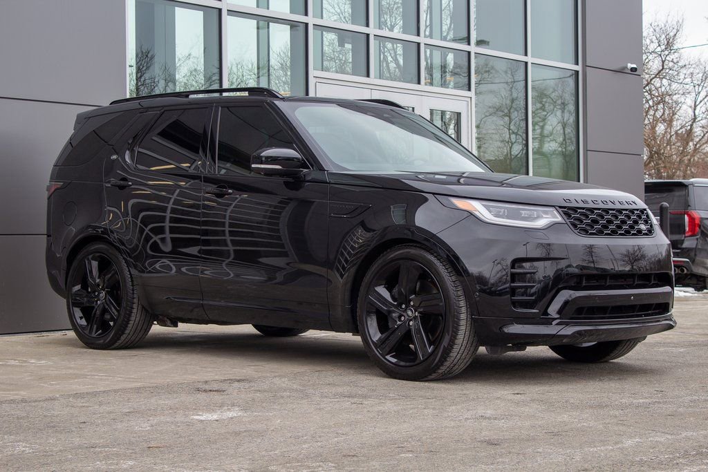 Used 2024 Land Rover Discovery Dynamic SE image 3