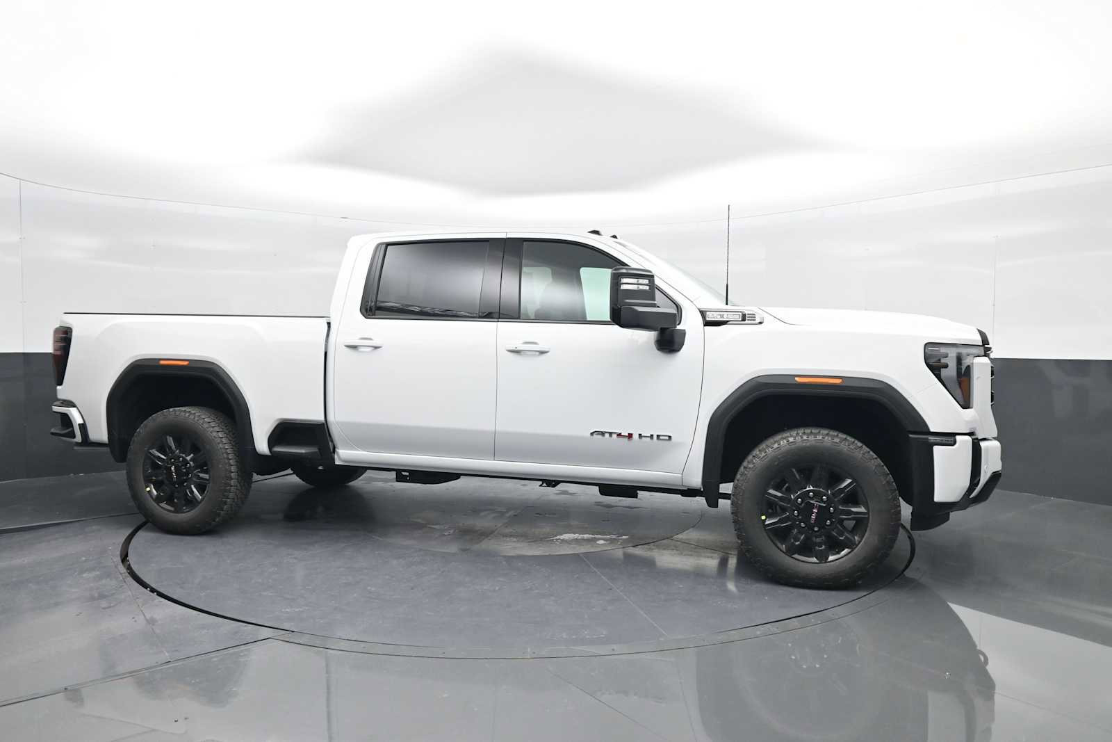 New 2026 GMC Sierra 2500 AT4 w/ AT4 Premium Plus Package image 9