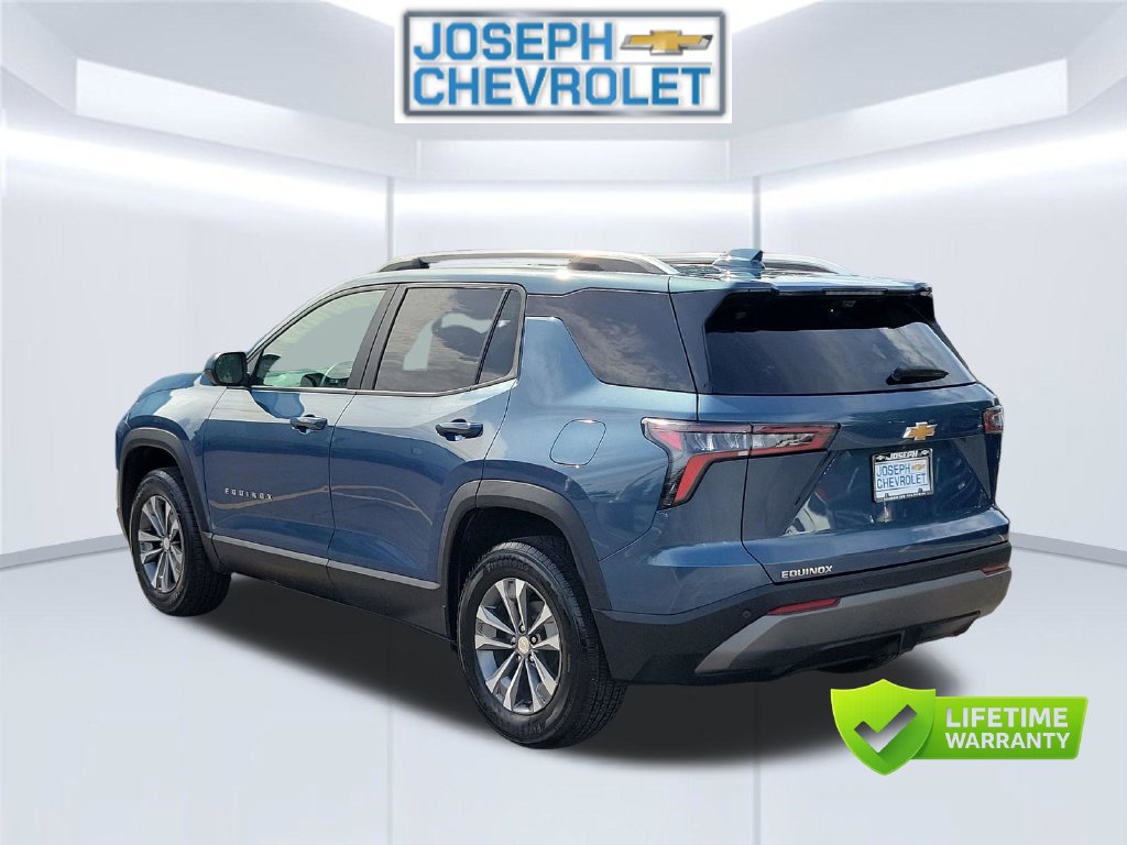 Used 2025 Chevrolet Equinox LT w/ Convenience Package II FWD image 4