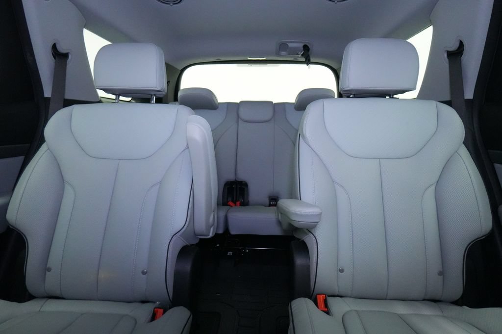 Used 2024 Hyundai Palisade SEL FWD image 16